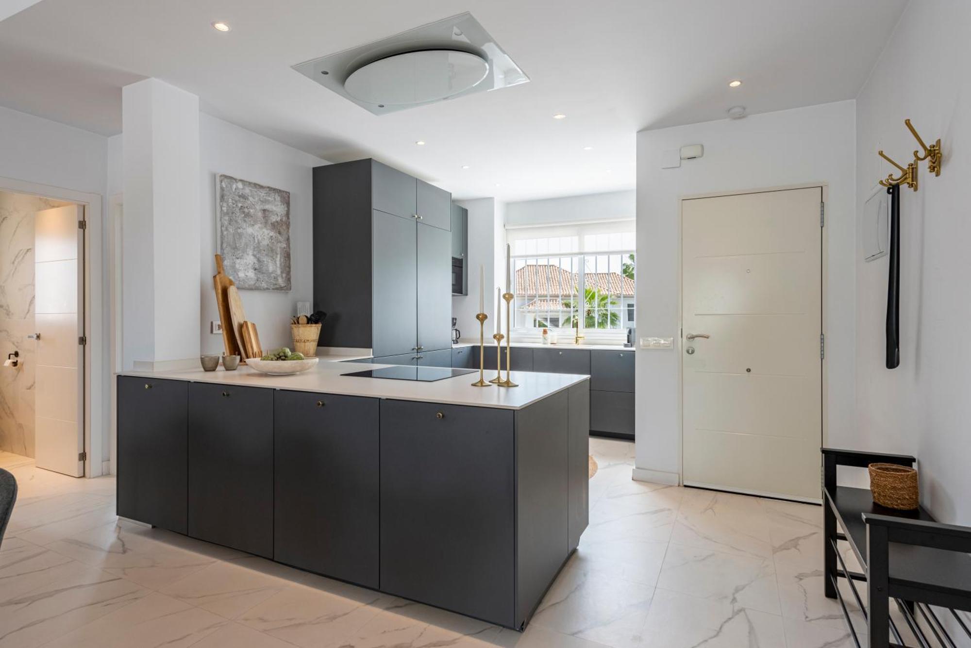 Apartment Azahara 2, Contemporary Scandinavian Style Open Plan With 2 Terraces
