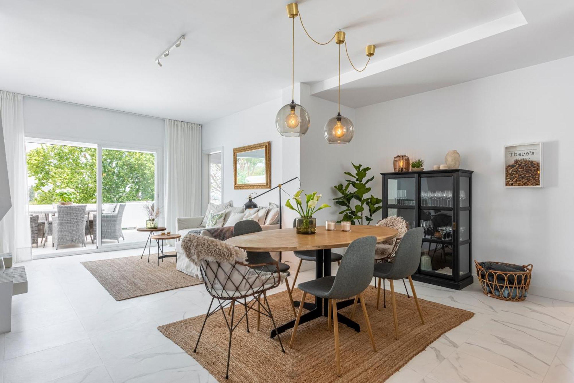 Apartment Azahara 2, Contemporary Scandinavian Style Open Plan With 2 Terraces Marbella